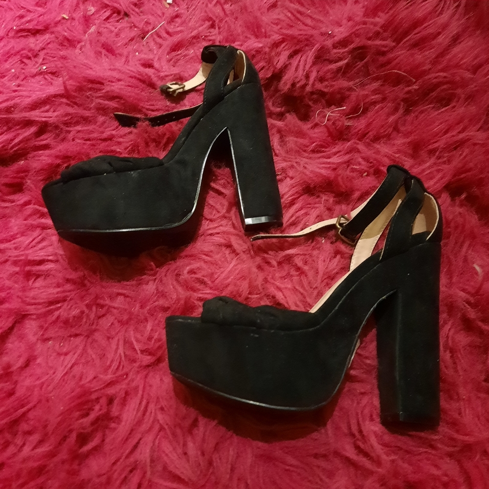 Black high heels US6 (small)